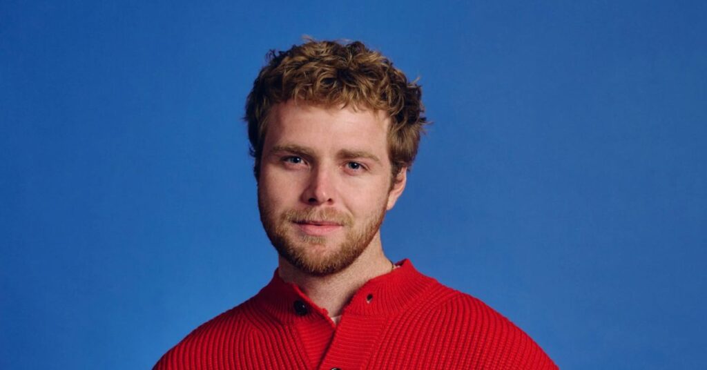 Alex Warren Career